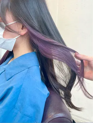 セミロング カラー Lani5710所属・🌈インナーカラー ‘ショウマ’🌈のヘアスタイル