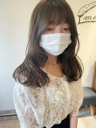 ミディアム カラー 🩰オリーブ/ ベージュ松本咲花🩰のヘアスタイル