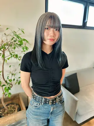 セミロング カラー ✨艶ブリーチカラー ✨四ノ宮裕己のヘアスタイル