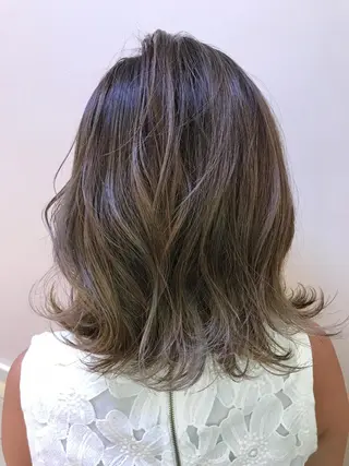 ミディアム ill【イル】天神西通り店所属・髪質改善縮毛矯正/暖 色カラー/ウエダカナのヘアスタイル