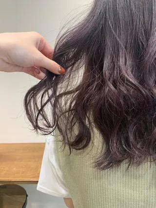 セミロング カラー ハイトーン/レイヤー 💜Akaneのヘアスタイル
