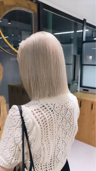 ショート カラー ハイトーンこそキレイ に◎佐藤雄太のヘアスタイル