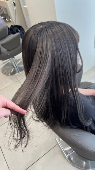 ロング カラー ふかや まりかのヘアスタイル