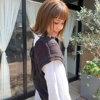 ミディアム カラー レイヤー/顔周り /AKARIのヘアスタイル