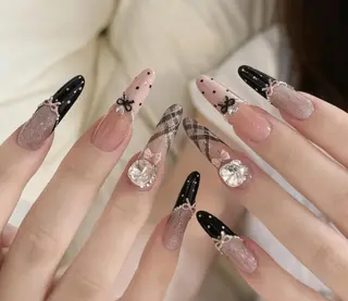 ネイル Pure&Rich Nailのネイルデザイン