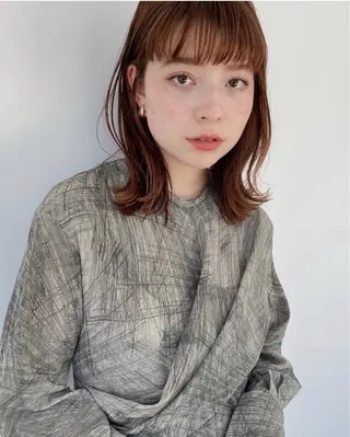 セミロング カラー 岩田菜央 《武蔵小杉》のヘアスタイル