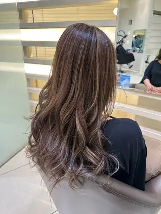 ロング カラー タイトボブ個性派カラ ーAKANEのヘアスタイル