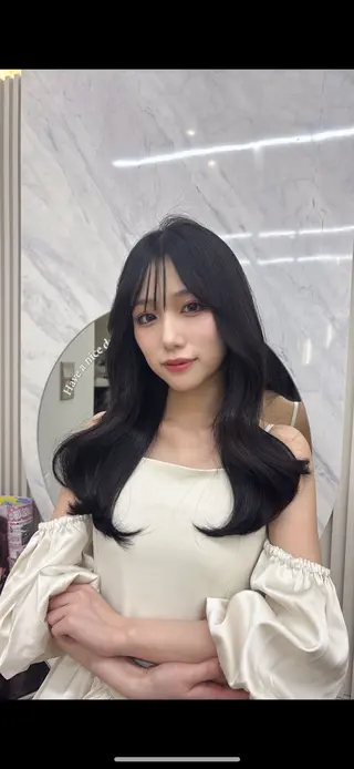 ロング 鈴木 彩莉のヘアスタイル