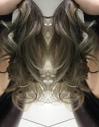 ロング カラー パーマ ヘアアレンジ Device ディバイスのヘアスタイル