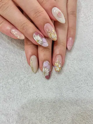 ネイル 安藤 彩乃のネイルデザイン