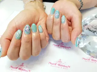 ネイル ネイルリボン 受付スタッフのネイルデザイン