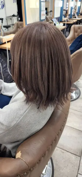 ミディアム カラー/アイリスト 麻優のヘアスタイル