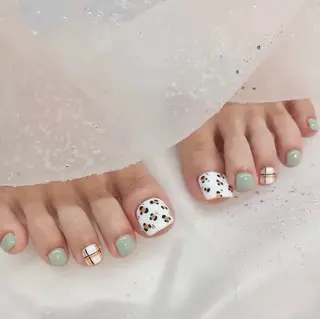 ネイル 金井 奈々のネイルデザイン
