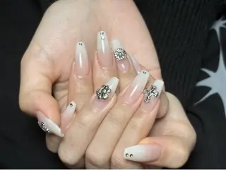 ネイル Kaka_ パラジェル、長さだしのネイルデザイン