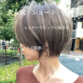 ショート カラー laff 新宿所属・切りっぱなしボブ レイヤー/縮毛矯正のヘアスタイル