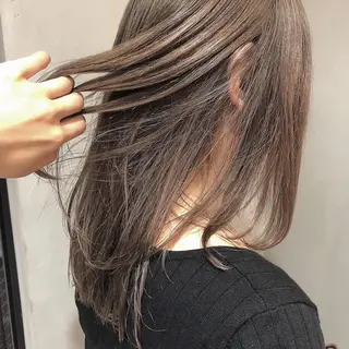 セミロング カラー 圧倒的透明感カラー nana🦕のヘアスタイル