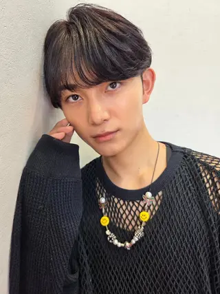 メンズ メンズ ヘアメイク  ハイトーン キャロのヘアスタイル