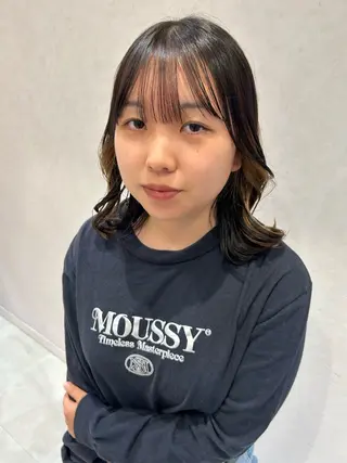 ミディアム カラー インナーカラー ／レイヤー🦋ルイのヘアスタイル