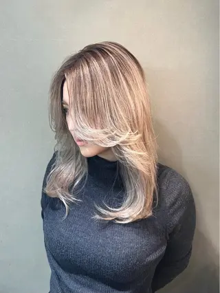 セミロング カラー 💖梅田レイヤー💖 副店長Tsubasaのヘアスタイル