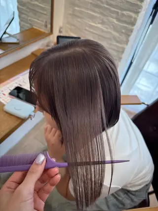 ショート カラー ミルクティー× グレージュMOMOのヘアスタイル