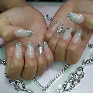 ネイル エステとネイル ローズコンフォートのネイルデザイン