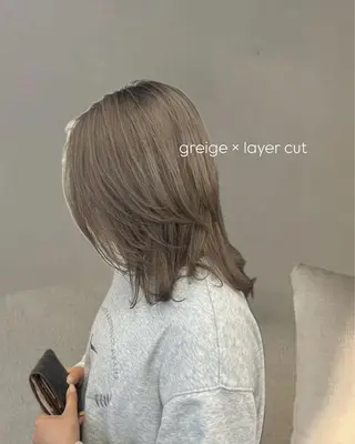 ミディアム INORI /フェイスレイヤーのヘアスタイル