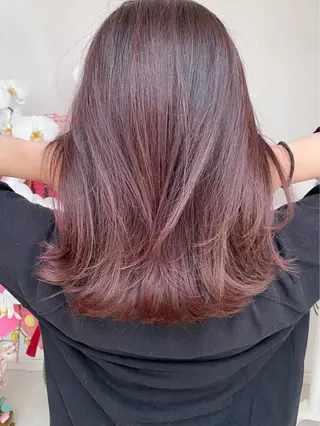 ミディアム 髪質改善カラー× 美髪ストレート前出のヘアスタイル