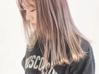 セミロング カラー てんま さやかのヘアスタイル