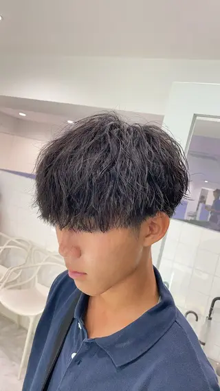 ショート パーマ ヘアアレンジ メンズ 艶カラー の達人のヘアスタイル