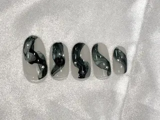 ネイル １アイ&ネイルサロン リスブラン銀座新富町のネイルデザイン