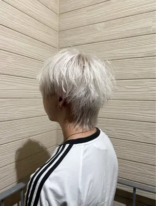 カラー メンズ ハイトーン・ブリーチ ムラ修正　八須　錬のヘアスタイル