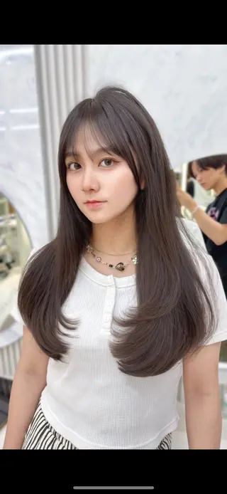 ロング レイヤーカット/ 顔まわり/アオイのヘアスタイル