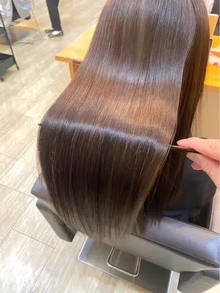 ロング 東 麻祐子のヘアスタイル