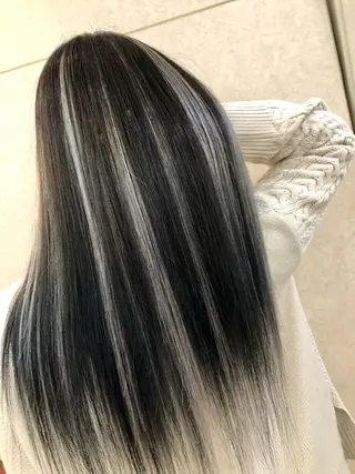 ロング Lovis moa 〘国分　かな〙のヘアスタイル