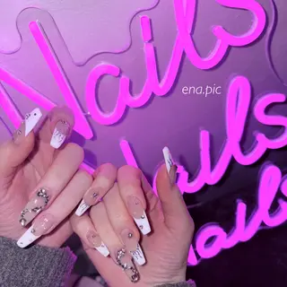 ネイル toyvenail 🖤enaのネイルデザイン