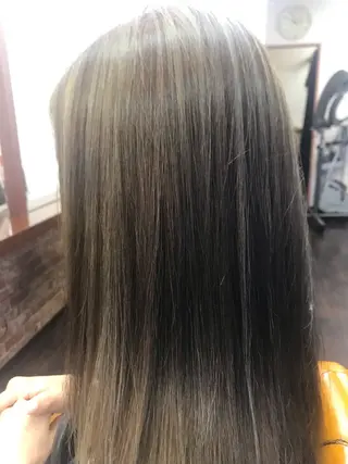 セミロング カラー 桧山 真のヘアスタイル
