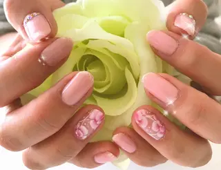 ネイル EMILIA Ryokoのネイルデザイン