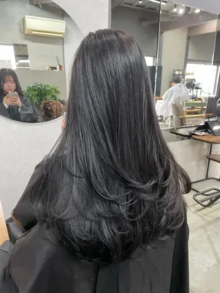 ロング カラー AIRI layer cut hairのヘアスタイル
