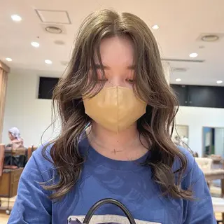 セミロング カラー ハタケナカ コトネのヘアスタイル