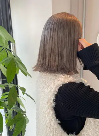 セミロング KAORU オリーブカラーのヘアスタイル