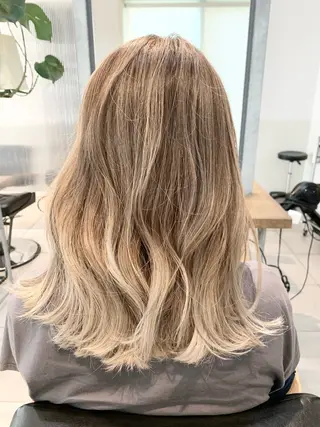 セミロング 幡野 葵のヘアスタイル