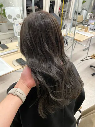カラー 辺見 葵のヘアスタイル