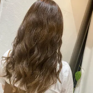 ロング カラー 髙田 知香のヘアスタイル