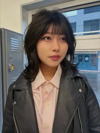 ミディアム cana カナ/レイヤーカットのヘアスタイル