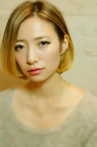 カラー ミディアム ショート iplus まつげ、眉毛、耳つぼのマツエク・マツパデザイン