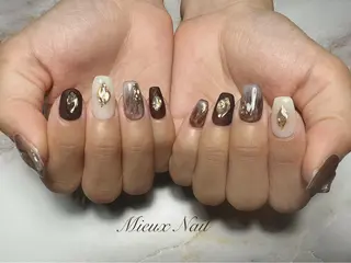 ネイル 市川 麻衣子のネイルデザイン