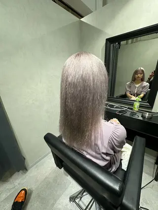 ロング 奥本 侑 ハイトーン、髪質改善のヘアスタイル