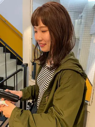 セミロング さの あやねのヘアスタイル