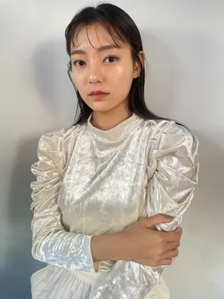 セミロング カラー 🩰オリーブ/ ベージュ松本咲花🩰のヘアスタイル