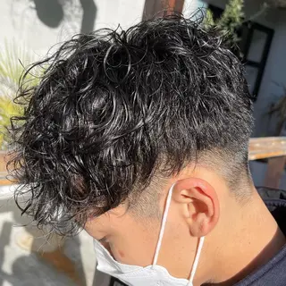 パーマ メンズ CARE SHINSAIBASHI所属・縮毛・酸性ストレート 特化のヘアスタイル